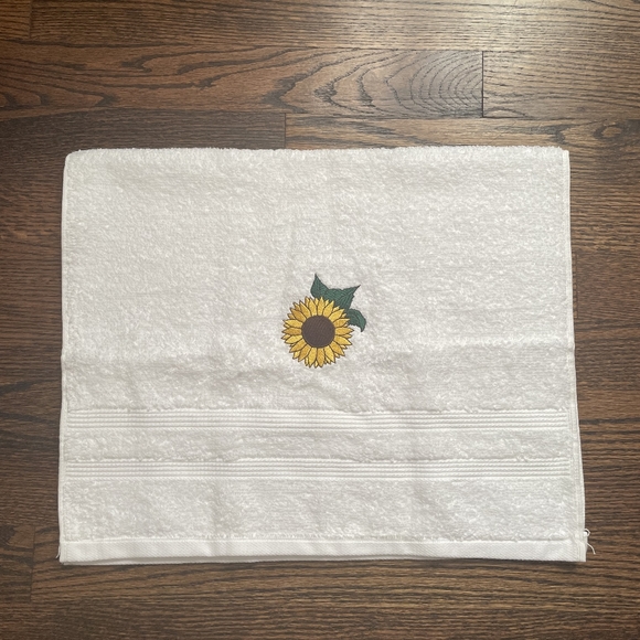 Embroidery,sunflower logo, white hand towels ,size 26×16 - Picture 2 of 4